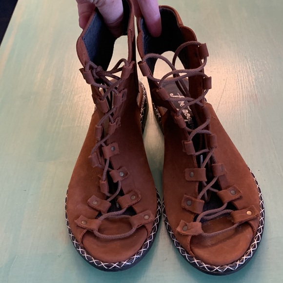 Free People- 37 Bohemian lace up sandals Brown gold accents leather - Picture 2 of 8